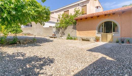 Campidanese con ampio cortile